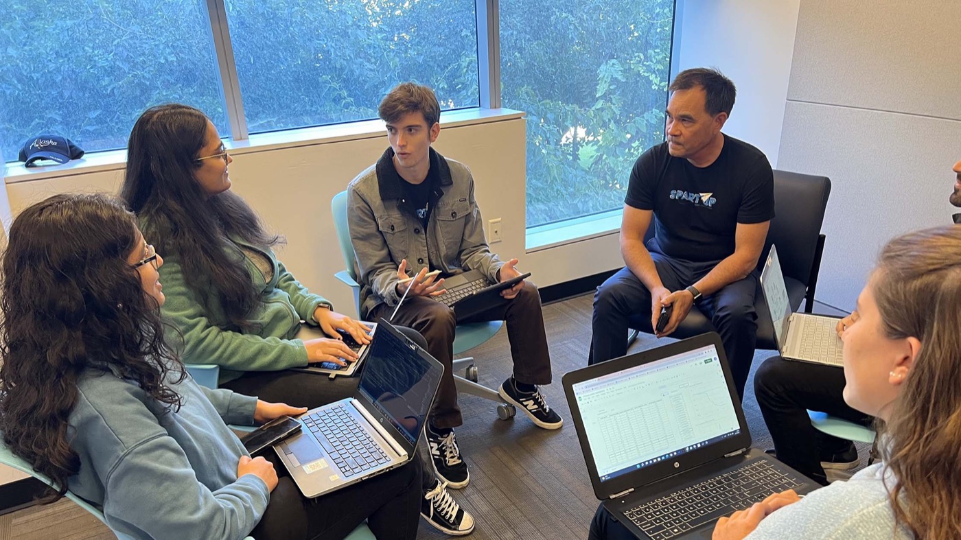 Mash in a working session with a founding team